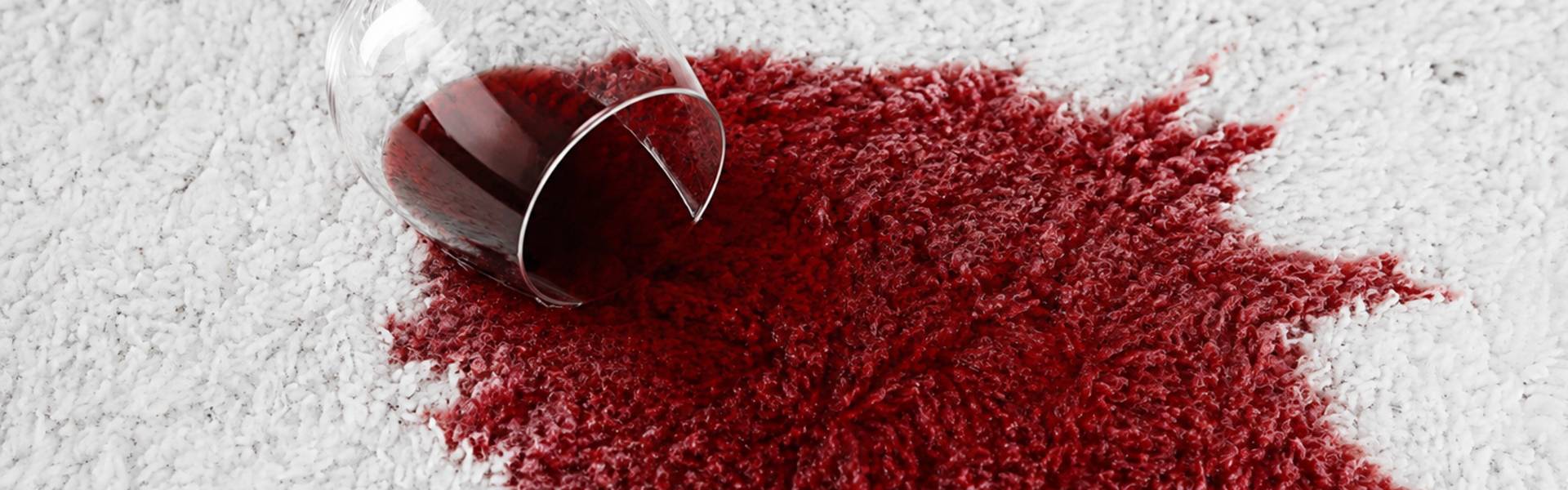 impresa-di-pulizie-antonella-slide-home-servizi Impresa di Pulizie Antonella Servizi. Calice di vino rosso caduto su moquettes bianca